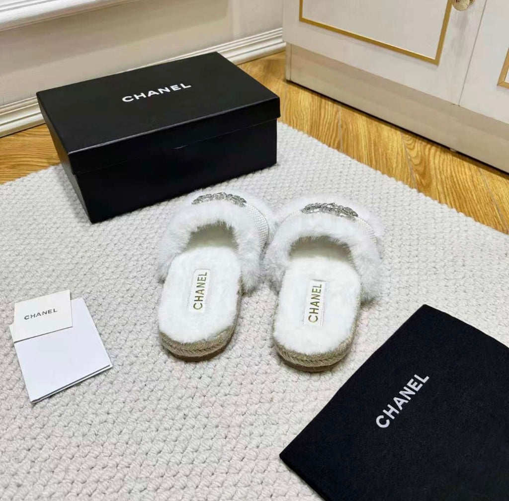 Chanel slides