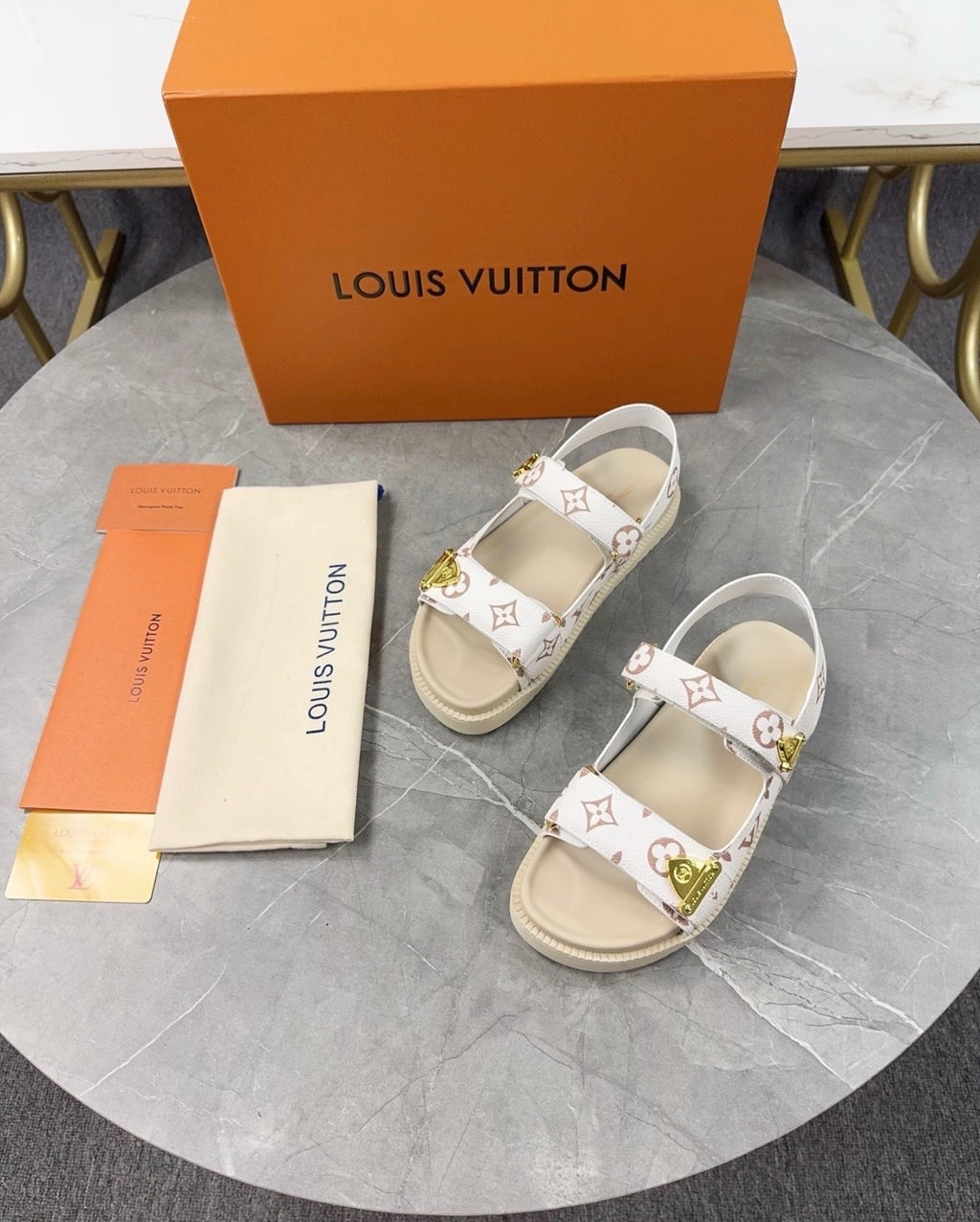 LV sandles