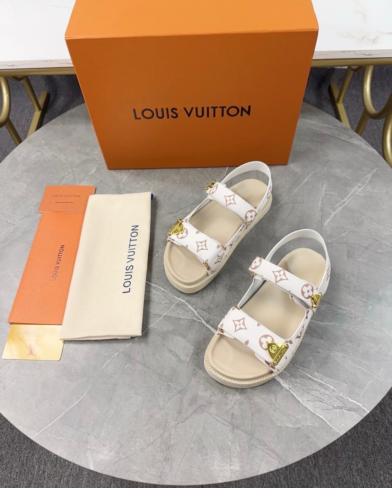 LV sandles